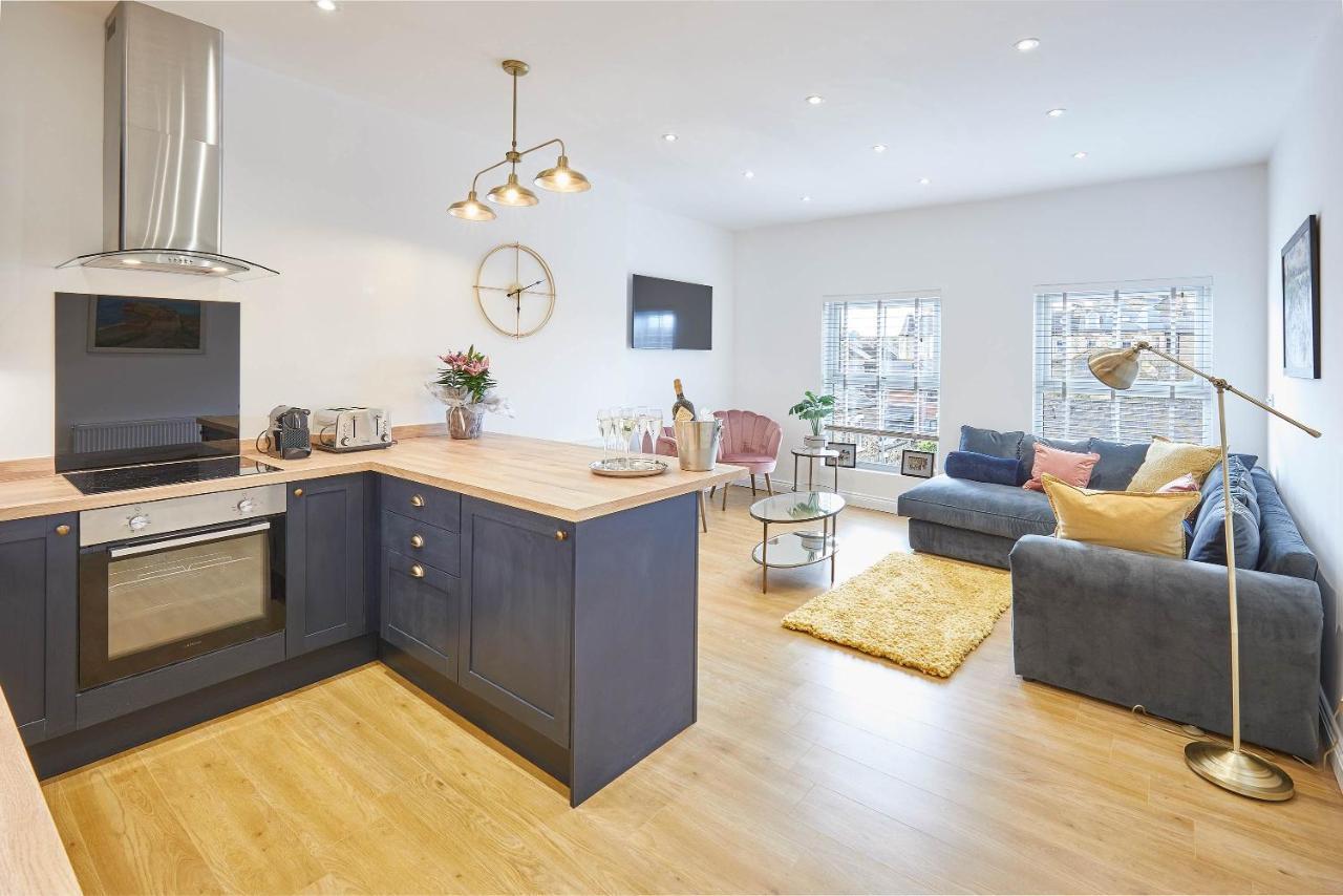 Host & - Seaside Apartment